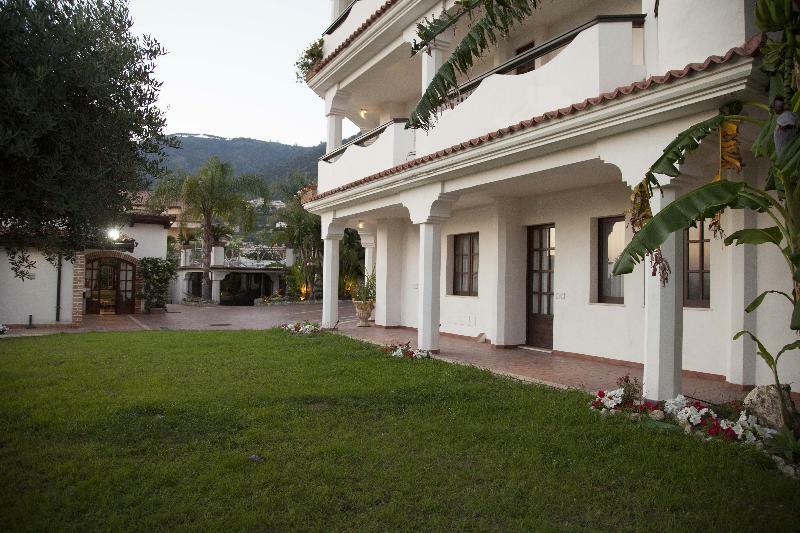 Joppolo Arenas Hotel מראה חיצוני תמונה